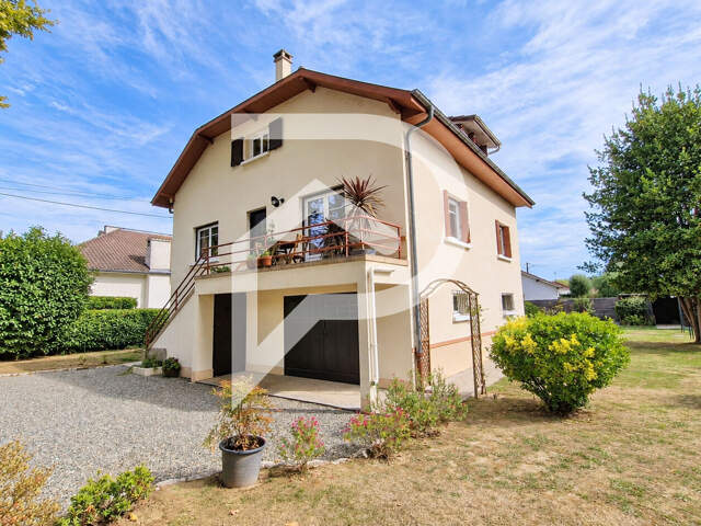 Maison traditionnelle rénovée 6 pièces 136 m² centre ORTHEZ — photo du bien