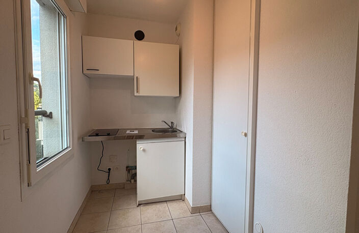 A louer studio dans résidence sécurisée avec box — photo 4