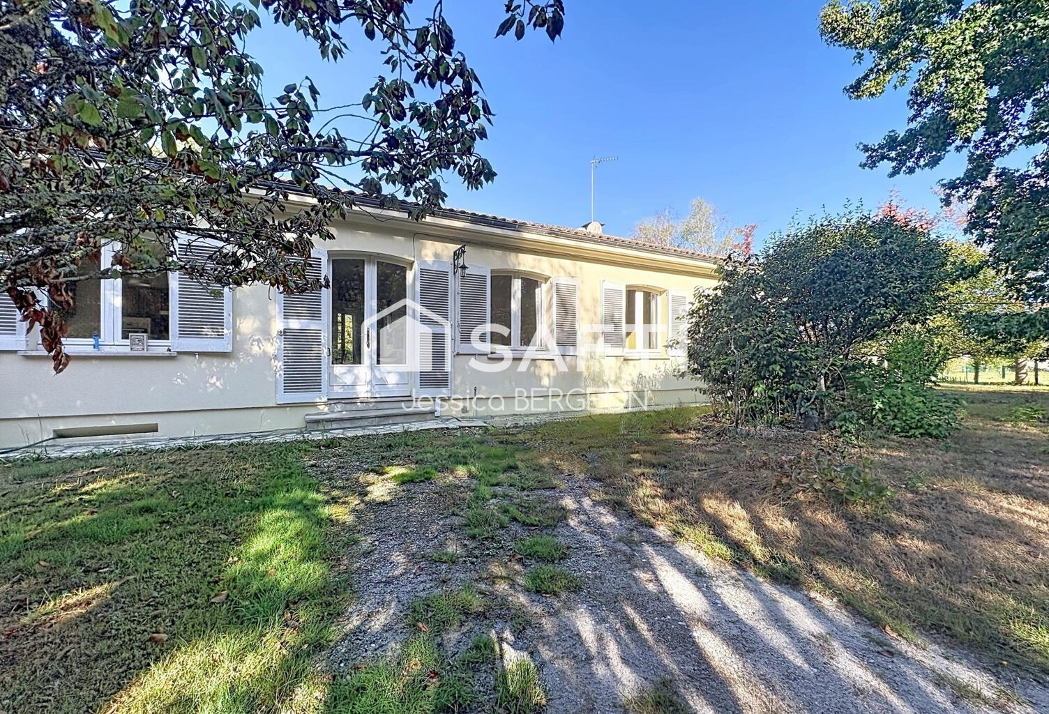 Rare ensemble immobilier avec terrains constructibles — photo 1