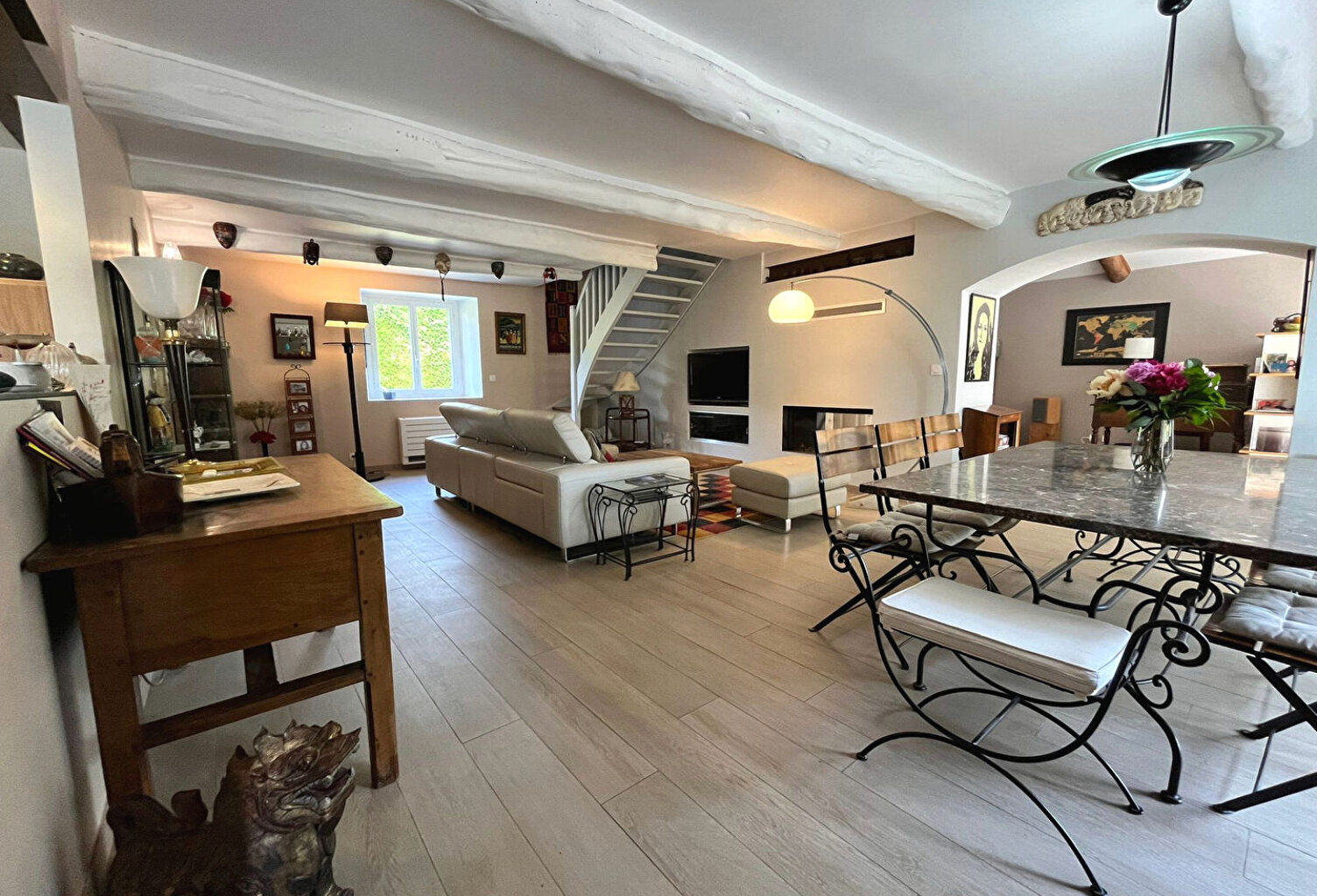 Ancienne ferme provençale de 170 m² avec piscine et dépendances sur 5 131 m² — photo 1