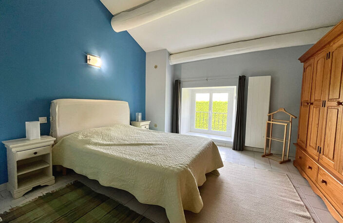 Ancienne ferme provençale de 170 m² avec piscine et dépendances sur 5 131 m² — photo 5