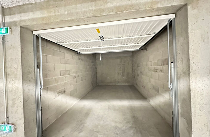 GARAGE COGNIN — photo 2
