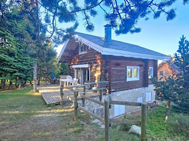 Chalet Bois Massif proche pistes et commerces — photo du bien