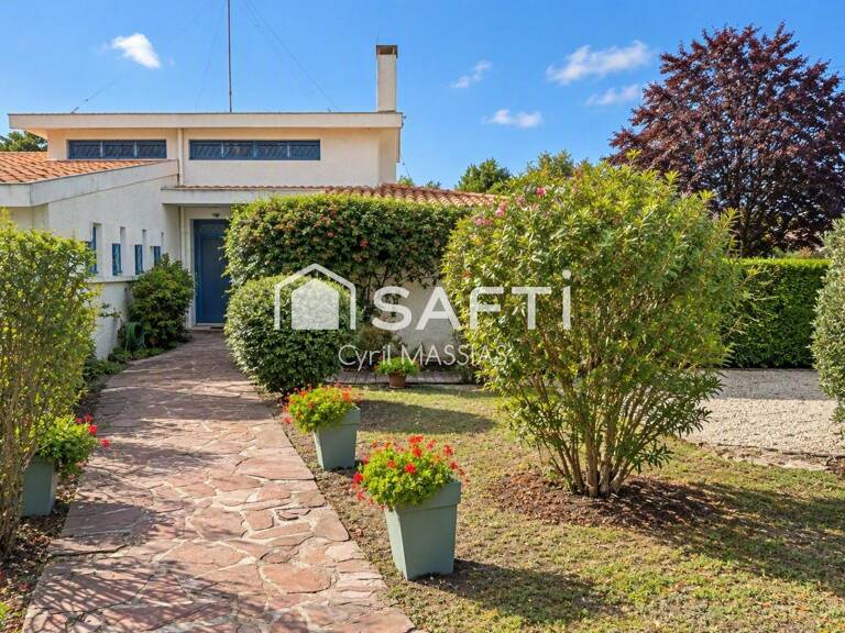 Lacanau Ville : de beaux volumes et un fort potentiel — photo 1