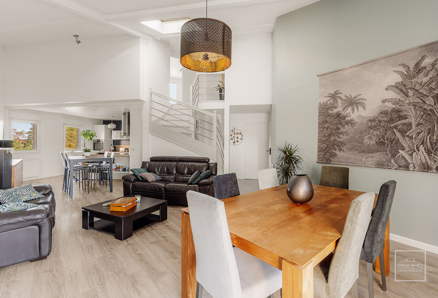 Toit-terrasse en duplex sur Saint-Genis-les-Ollières, 4 chambres, garage, parking, cave. — photo 1