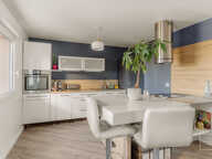 Toit-terrasse en duplex sur Saint-Genis-les-Ollières, 4 chambres, garage, parking, cave. — photo 3