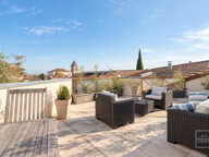 Toit-terrasse en duplex sur Saint-Genis-les-Ollières, 4 chambres, garage, parking, cave. — photo 4