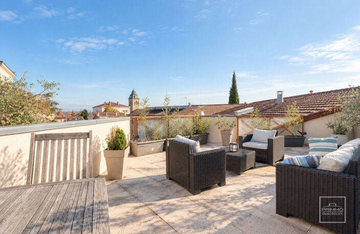 Toit-terrasse en duplex sur Saint-Genis-les-Ollières, 4 chambres, garage, parking, cave. — photo 4