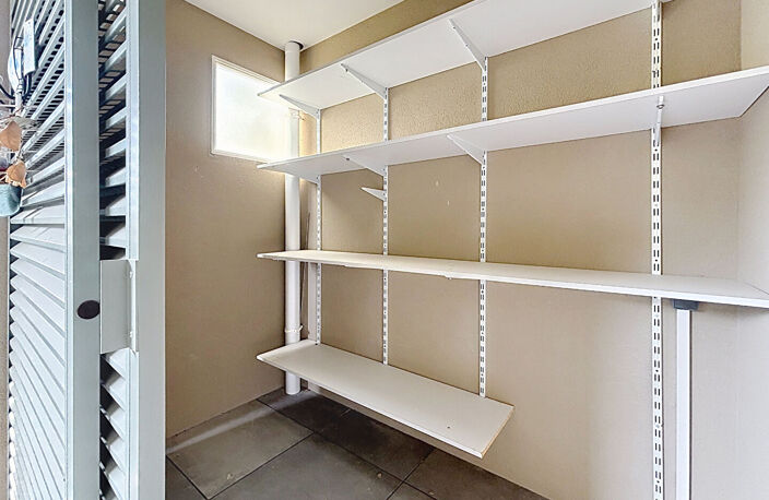 FREJUS - T2 RESIDENCE RECENTE - LUMINEUX - GARAGE — photo 5