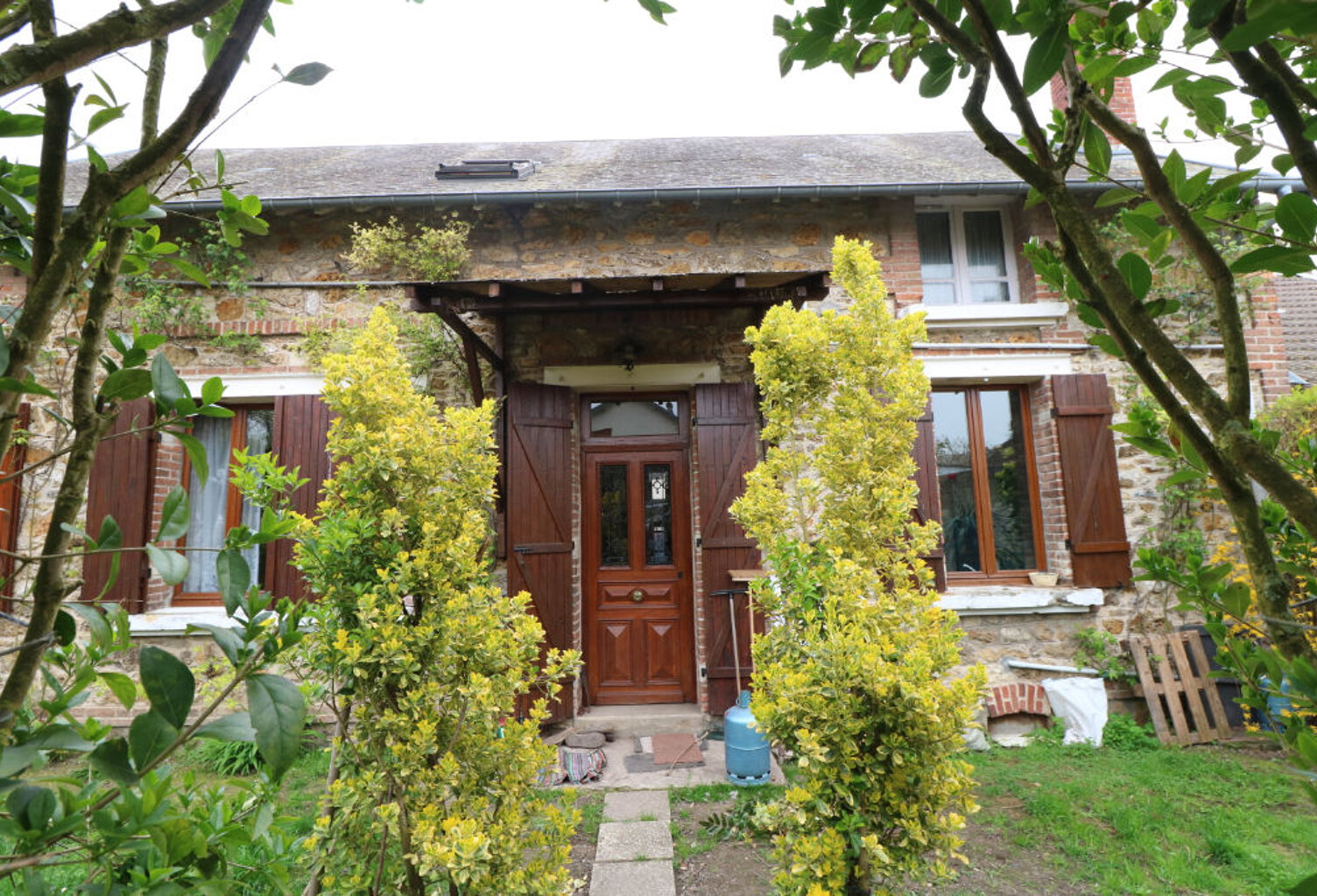 Maison en pierres - 6 chambres - Jardin — photo 1