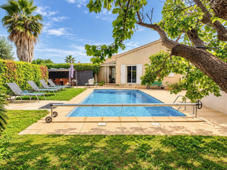 MARIGNANE ? MAISON DE 130 M² AVEC 4 CHAMBRES DONT 2 DE PLAIN-PIED, PISCINE ET JARDIN AVEC CUISINE D'ÉTÉ — photo 1