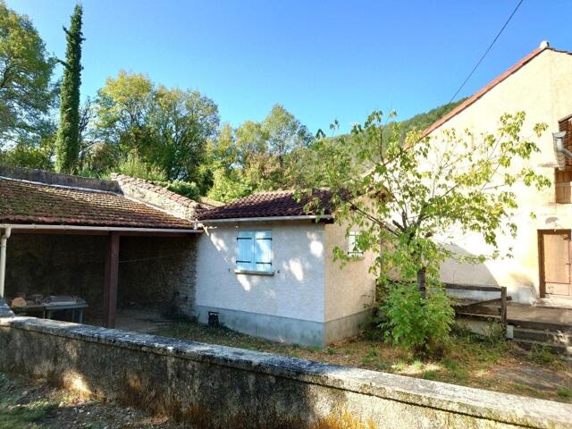 Maison à Douelle