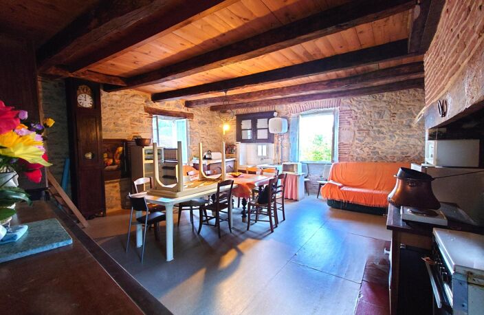 Maison de village avec studio, terrasse et extérieur — photo 2