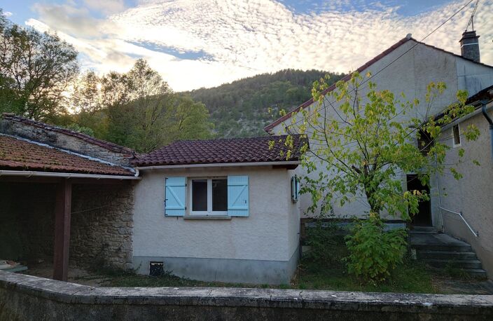 Maison de village avec studio, terrasse et extérieur — photo 5