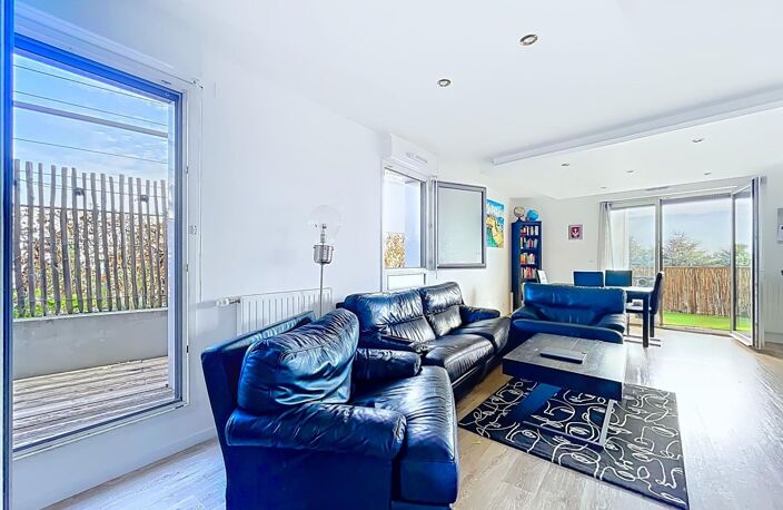 T5 DE 94 m² AVEC TERRASSE, BALCON ET 2 PARKINGS — photo 3