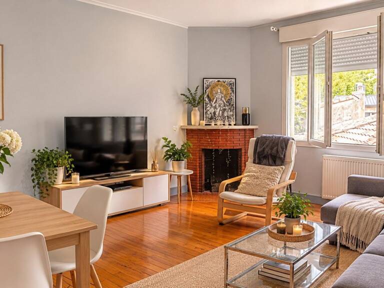 T3 TRAVERSANT DE 71M² - NANSOUTY - LIMITE SAINT-GENES - CHARME DE L'ANCIEN — photo 1