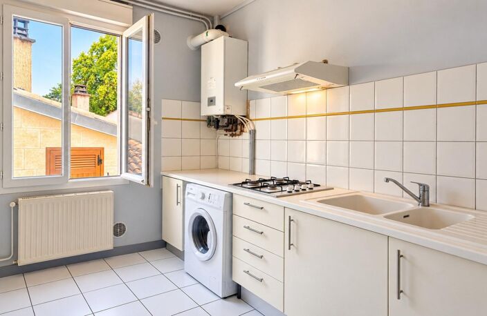 T3 TRAVERSANT DE 71M² - NANSOUTY - LIMITE SAINT-GENES - CHARME DE L'ANCIEN — photo 3
