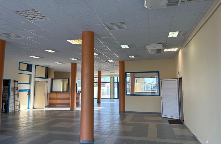 Local commercial et bureaux en parfait etat — photo 2