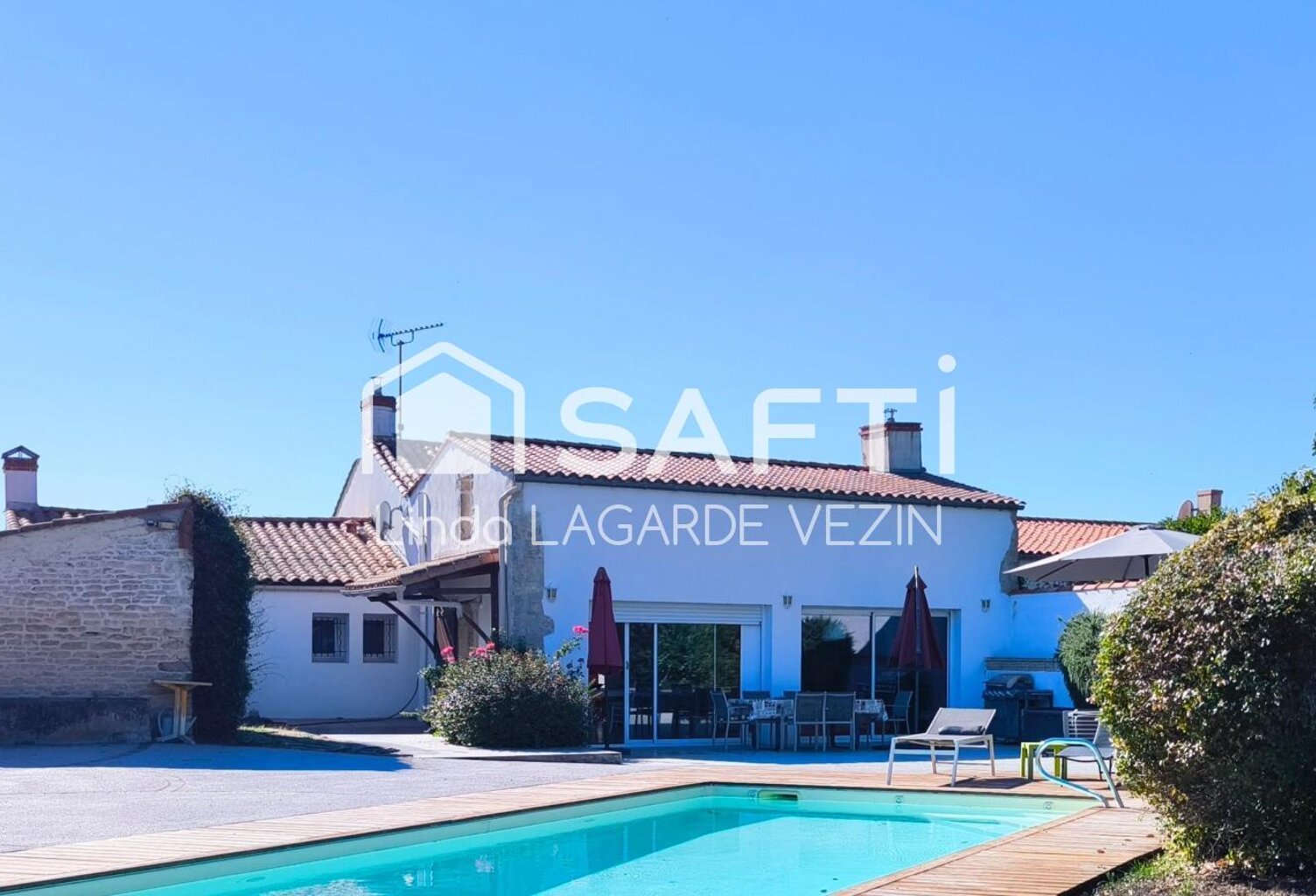 Maison en pierre pleine de charme avec piscine, terrasse et jardin sans vis-à-vis — photo 1