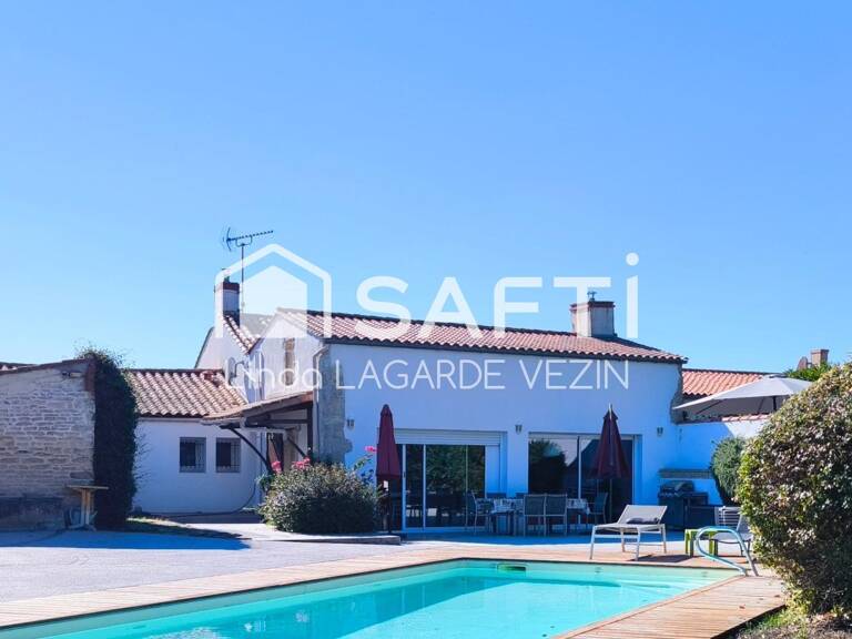 Maison en pierre pleine de charme avec piscine, terrasse et jardin sans vis-à-vis — photo 1