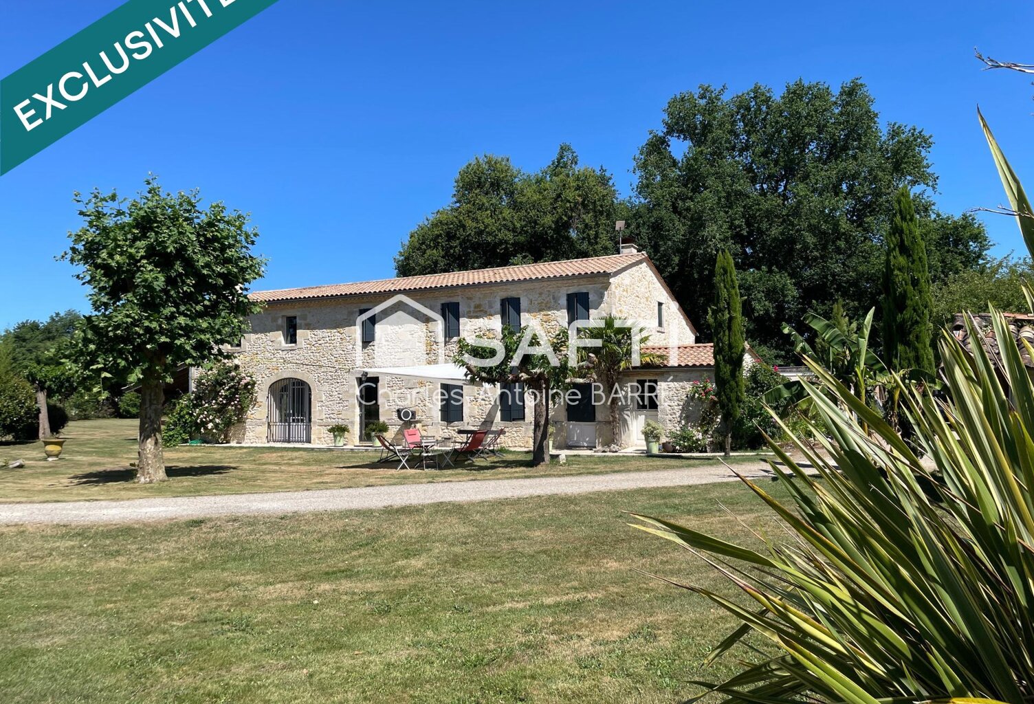 Maison de 220m² et 1 2000m² de terrain — photo 1