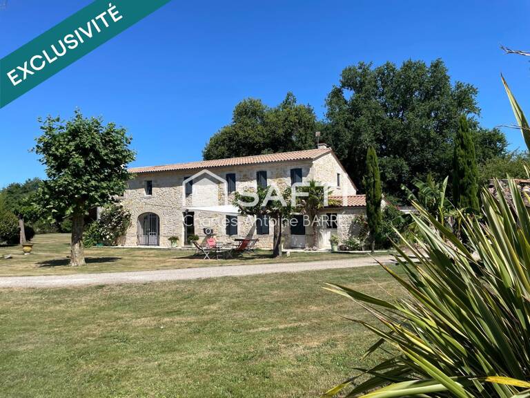 Maison de 220m² et 1 2000m² de terrain — photo 1