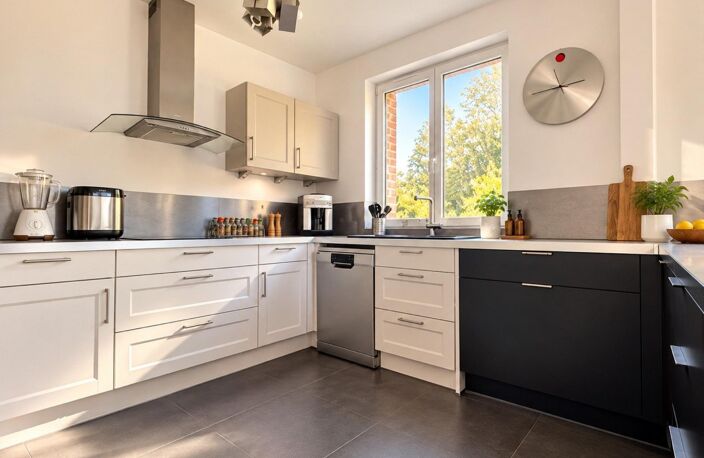 GRUSON  SUPERBE MAISON D'ARCHITECTE DE 193 M² AU CUR D'UN ÉCRIN DE VERDURE ! — photo 5