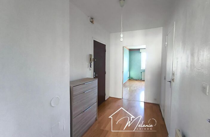 Appartement lumineux une chambre, cave , emplacement parking — photo 2