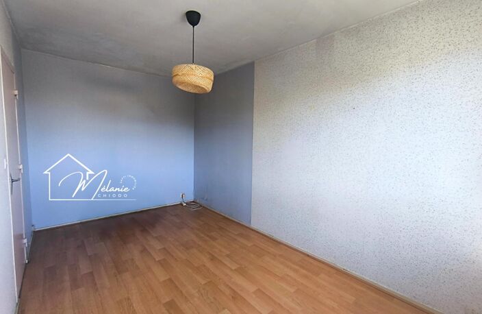 Appartement lumineux une chambre, cave , emplacement parking — photo 3