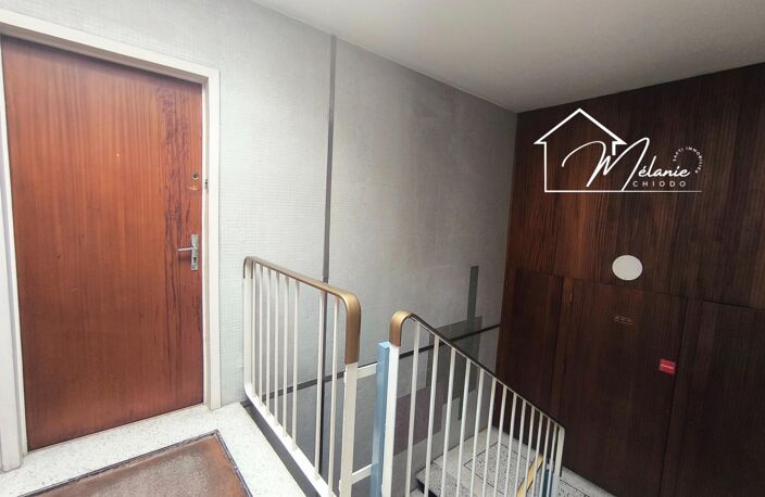 Appartement lumineux une chambre, cave , emplacement parking — photo 4