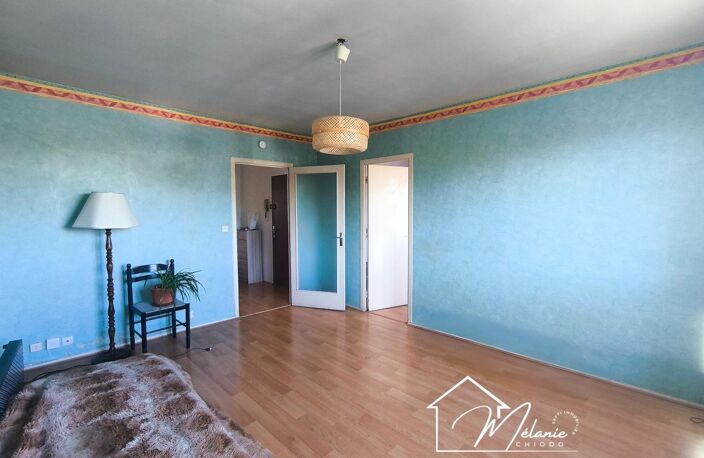Appartement lumineux une chambre, cave , emplacement parking — photo 5