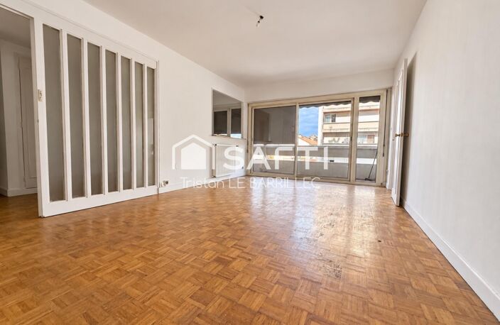 Nîmes Centre  F5 avec 2 parkings et 2 terrasses — photo 3