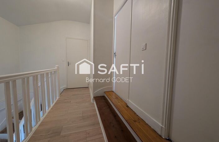 Maison rénovée, terrain constructible et vue campagne ! — photo 3
