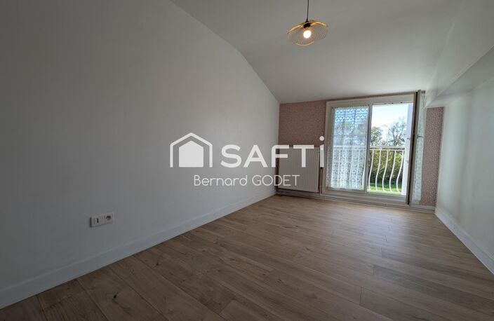 Maison rénovée, terrain constructible et vue campagne ! — photo 4