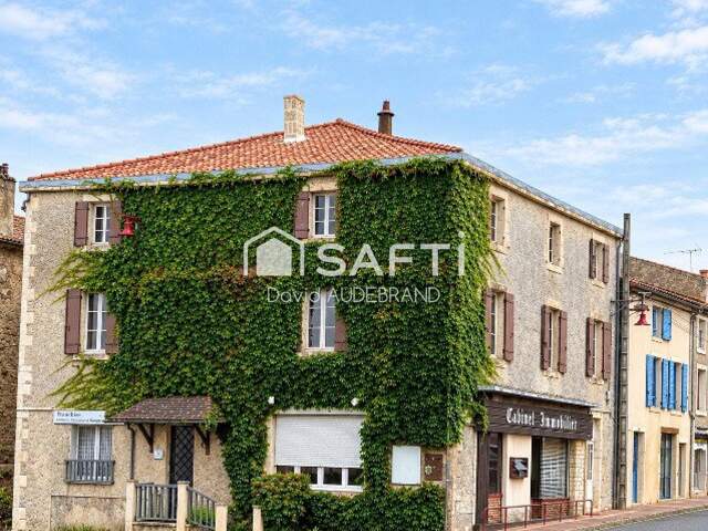 Bâtisse de plus de 325 m² — photo du bien