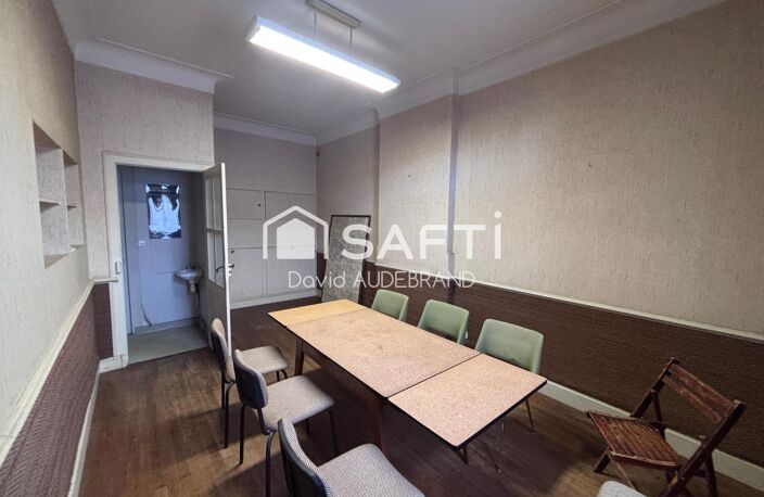 Bâtisse de plus de 325 m² — photo 3