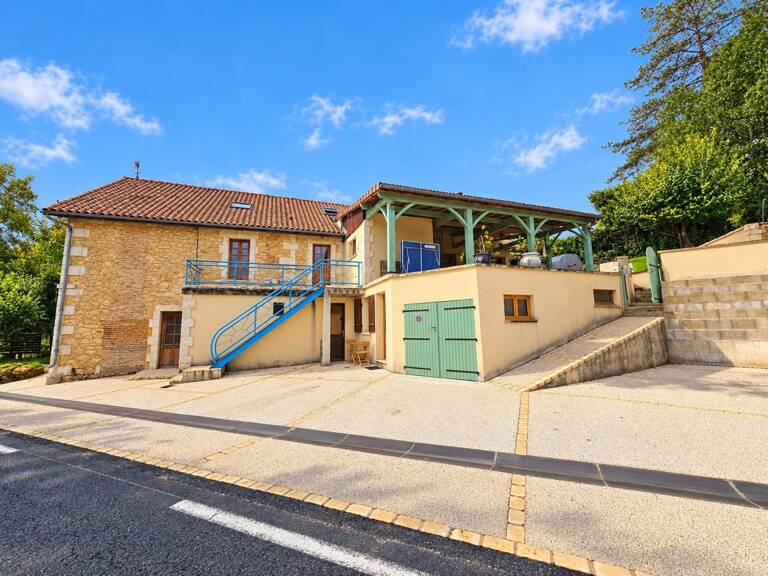 Un ensemble immobilier atypique de 412 m² — photo 1