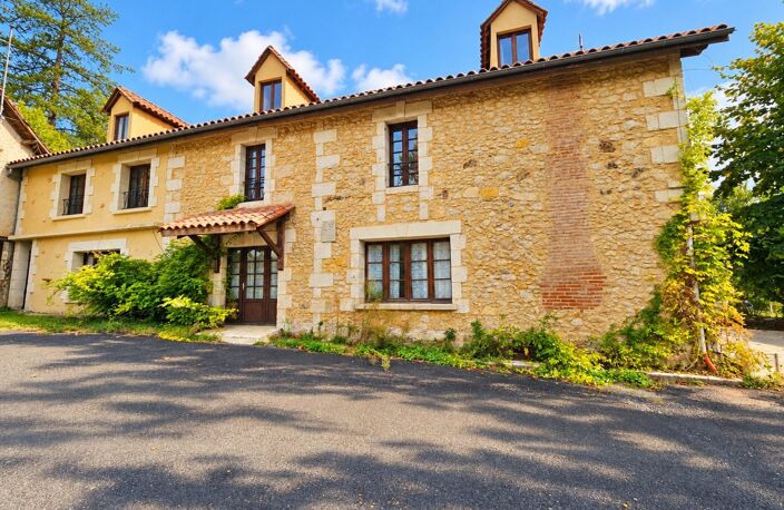 Un ensemble immobilier atypique de 412 m² — photo 2