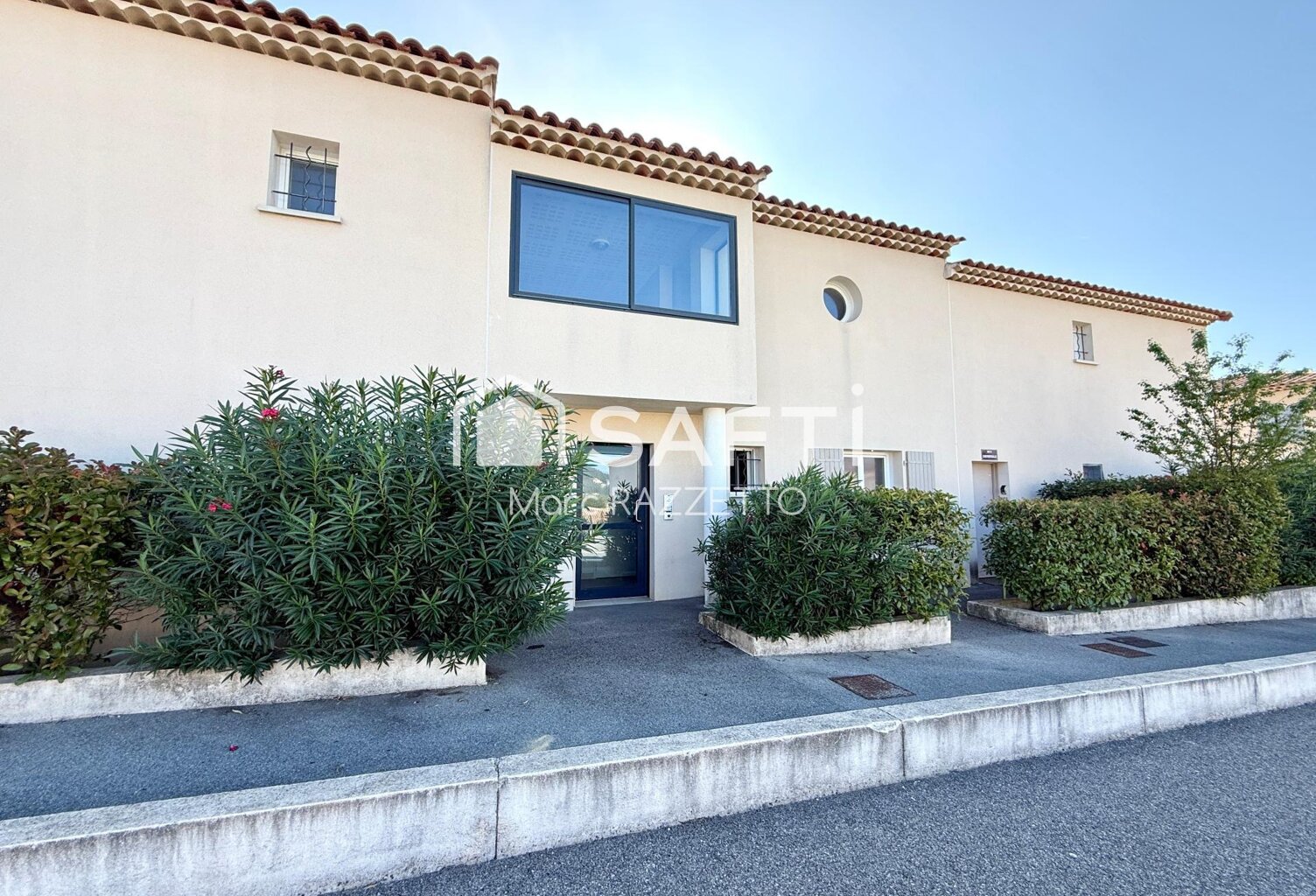 Bel appartement de 40m2 avec terrasse et parking — photo 1