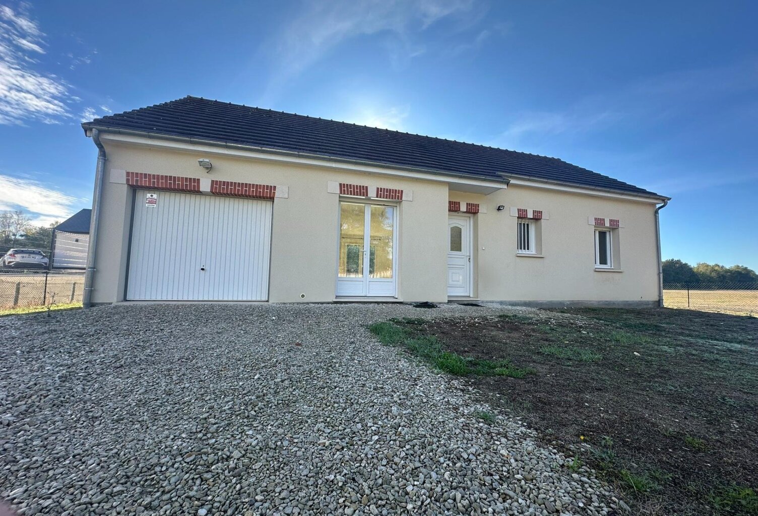 Pavillon 84 m², 4 pièces, 3 chambres, garage, terrain. — photo 1