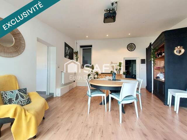 Maison de ville rénovée, jardin clos et dépendance — photo du bien