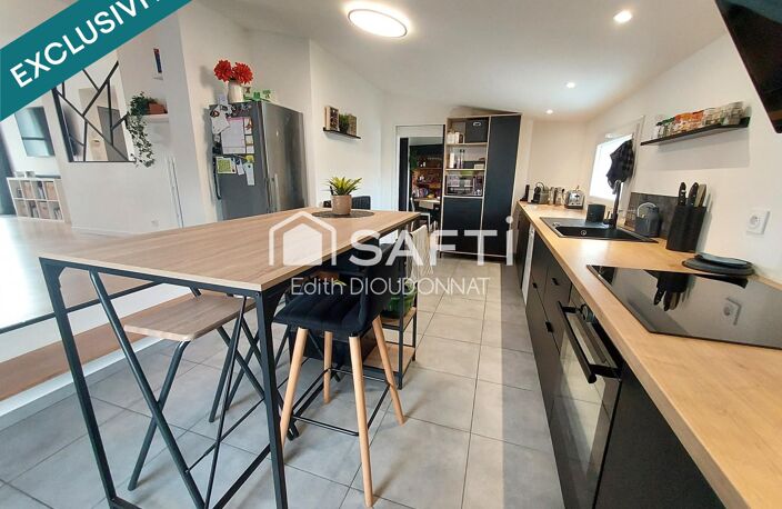 Maison de ville rénovée, jardin clos et dépendance — photo 3