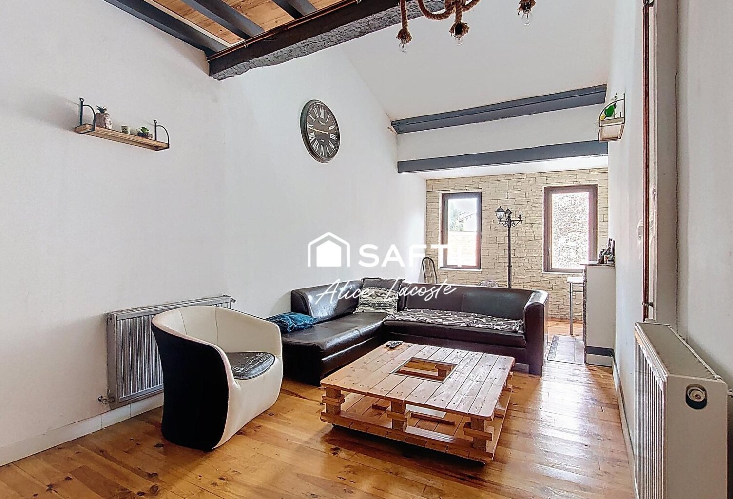 Maison atypique au cœur du village — photo 1