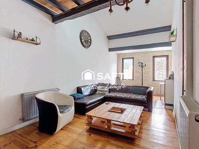 Maison atypique au cœur du village — photo du bien