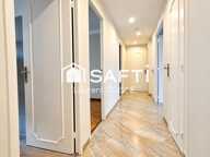 T4 rénové- Traversant, vue dégagée, balcon, étage élevé — photo 4