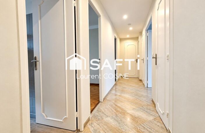 T4 rénové- Traversant, vue dégagée, balcon, étage élevé — photo 4