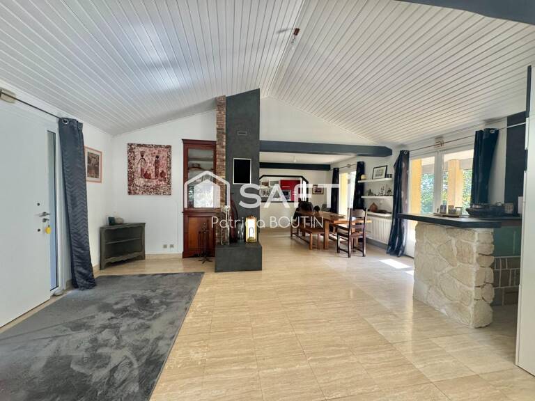 BEAU PAVILLON DE 4 CHAMBRES ET STUDIO ATTENANT + JARDIN PISCINE ET GARAGE — photo 1