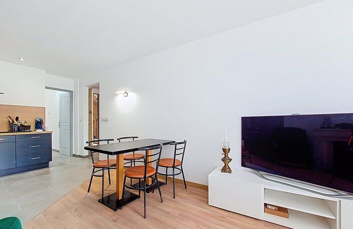 BÉZIERS  APPARTEMENT T3 RÉNOVÉ DANS UN IMMEUBLE HAUSSMANNIEN — photo 2