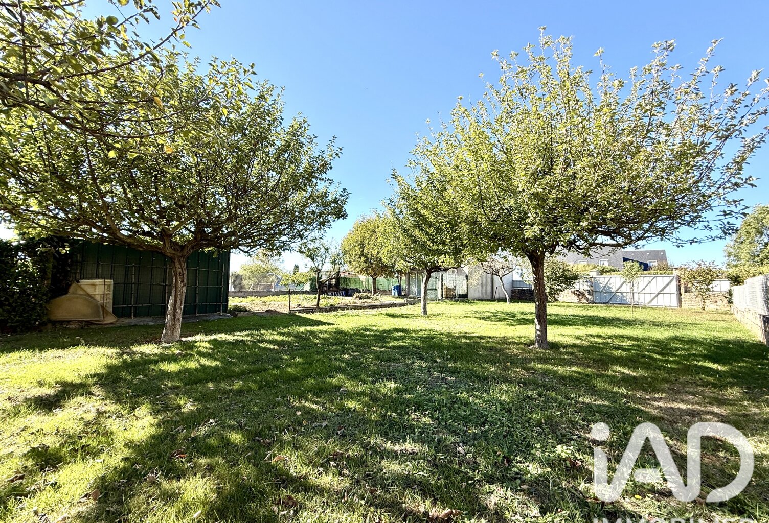 Vente Surface diverse 1 098 m&sup2; — photo 1