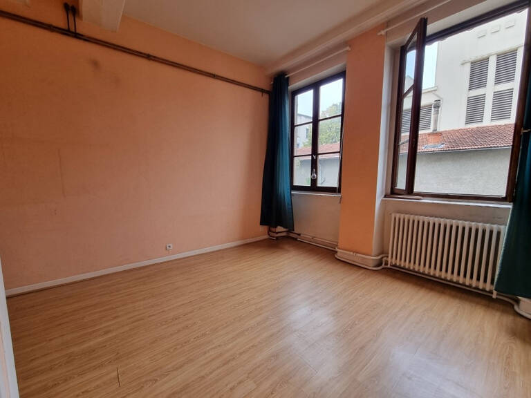 VENTE LYON 69001 - CANUT DE TYPE T3 DE 64M2 A POTENTIEL A 3MN A PIED  PLACE CROIX ROUSSE — photo 1